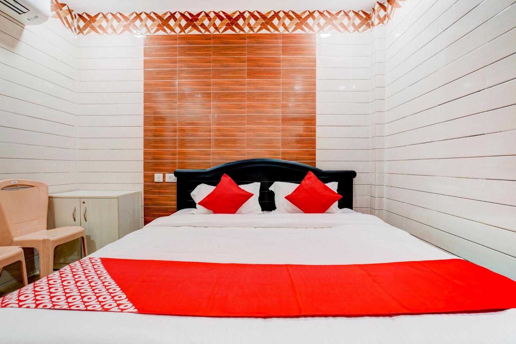 Hotel O Aroma Classic Near Nampally Main Railway Station Hyderabad Esterno foto